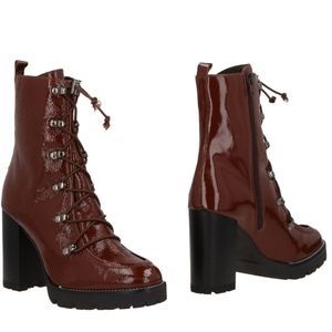 Lace-up Ankle boot🪐